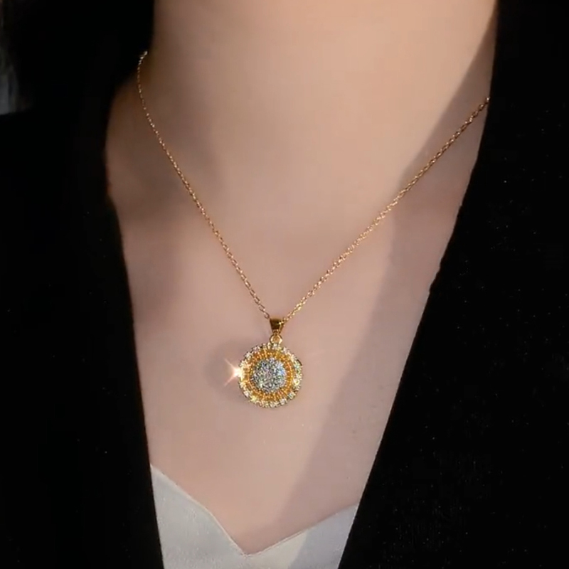 金色鑲鑽旋轉羅盤項錬