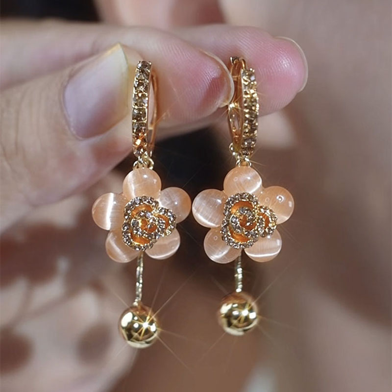 粉色貓眼石花朵耳環