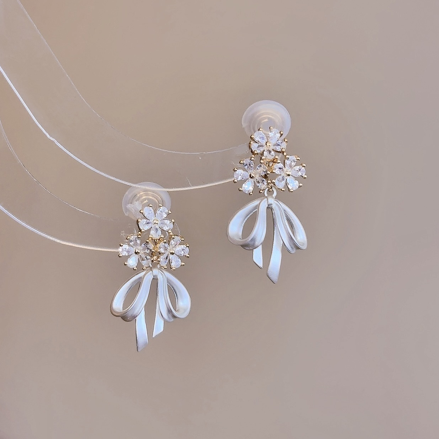 「花亦織夢」精緻蝴蝶結蚊香盤耳夾耳環