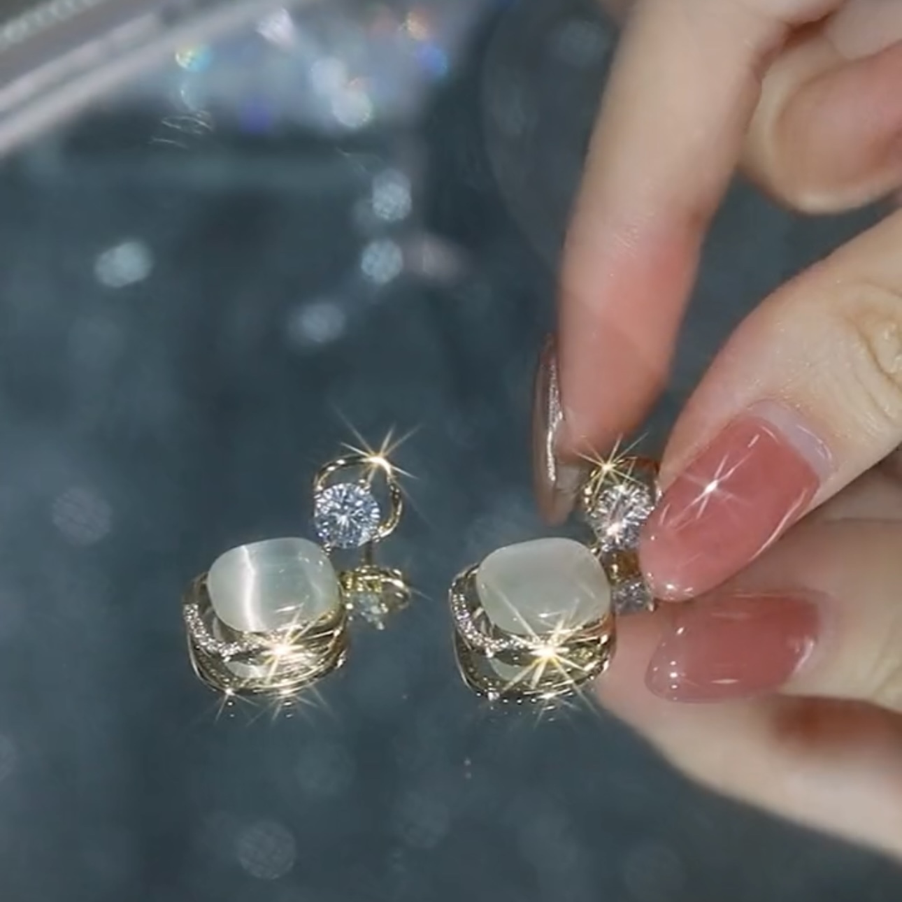 氣質菱形貓眼石耳環