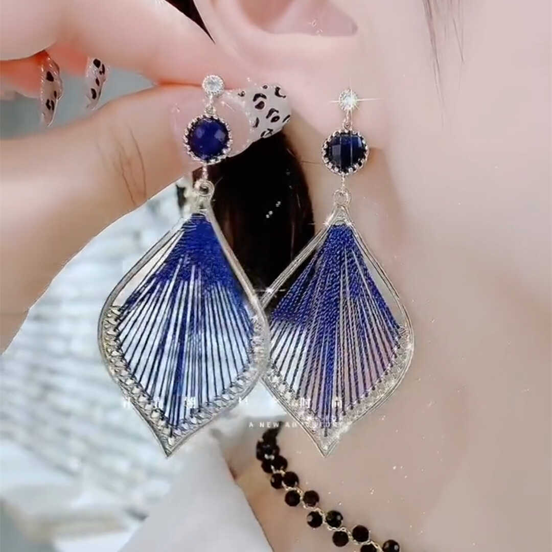 克萊因藍色孔雀尾流蘇耳環