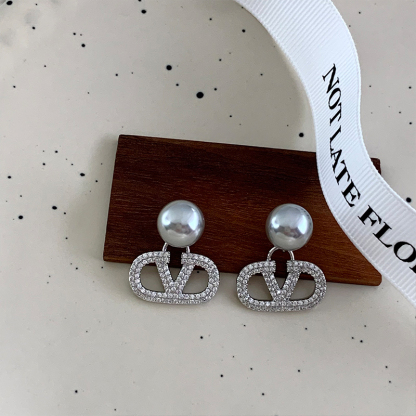 CD字母珍珠氣質耳環