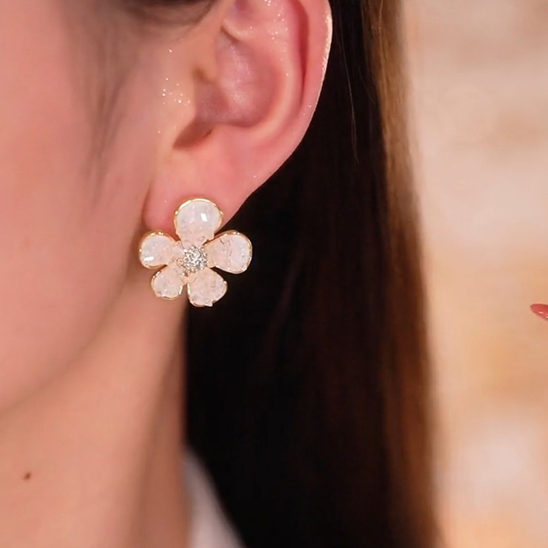 粉紅色水晶花朵耳環