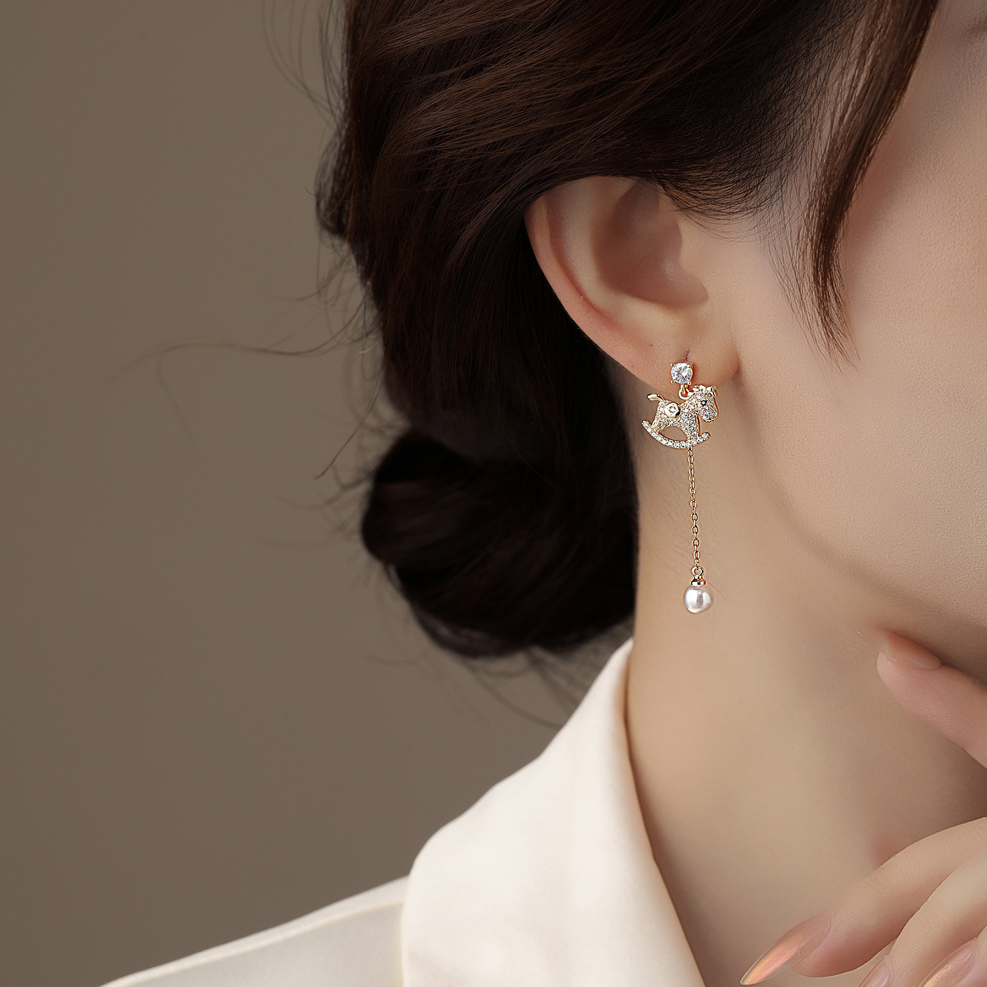 馬年金色滿鑽小馬珍珠耳環