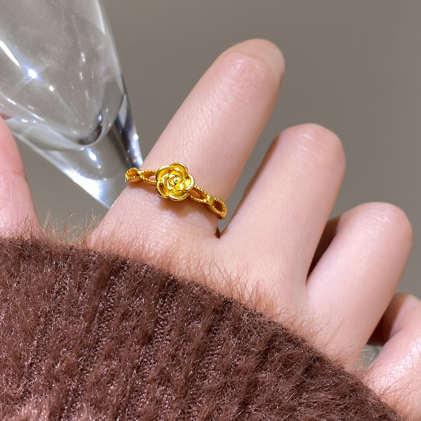 沙金山花朵設計感戒指