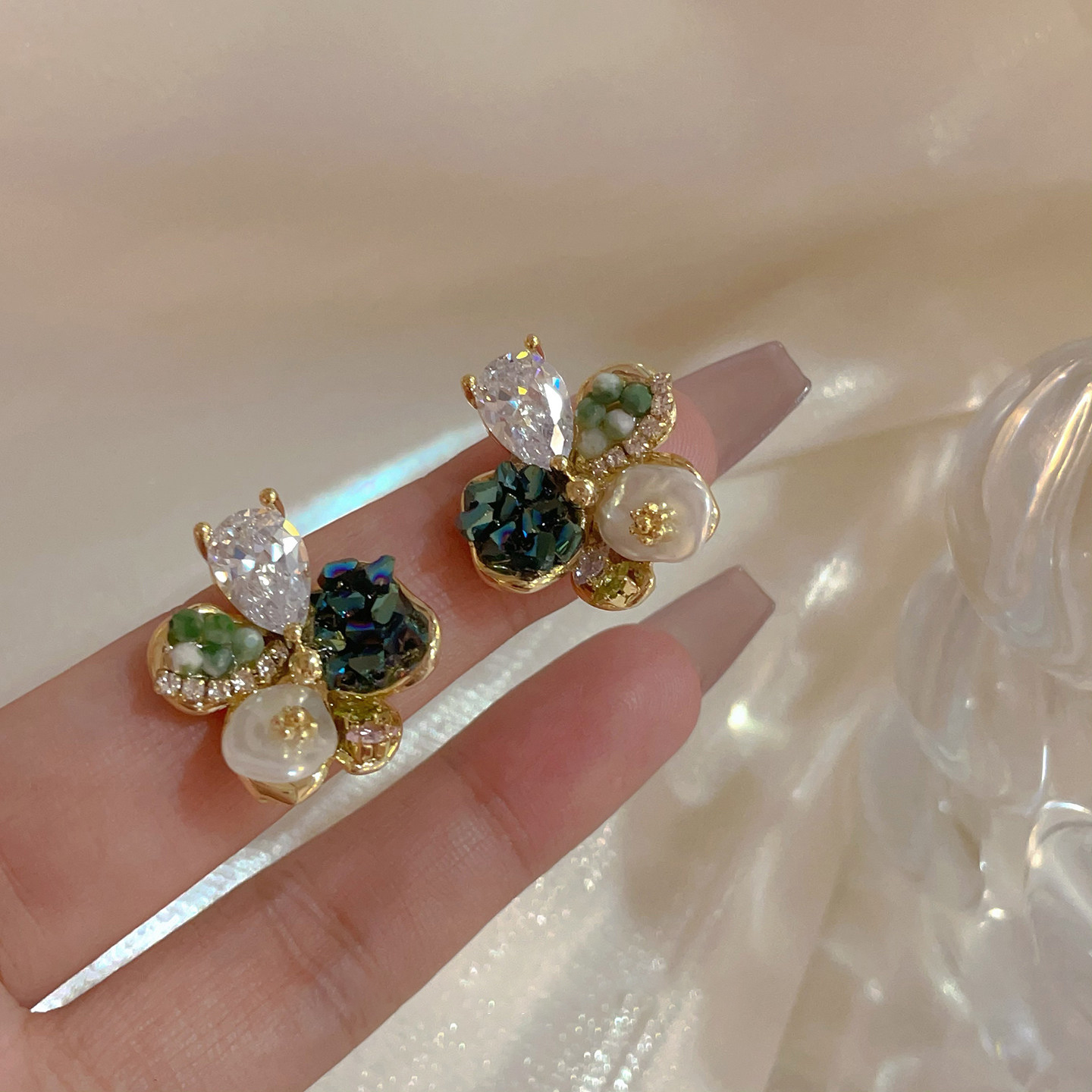 重工多彩水晶花朵耳環