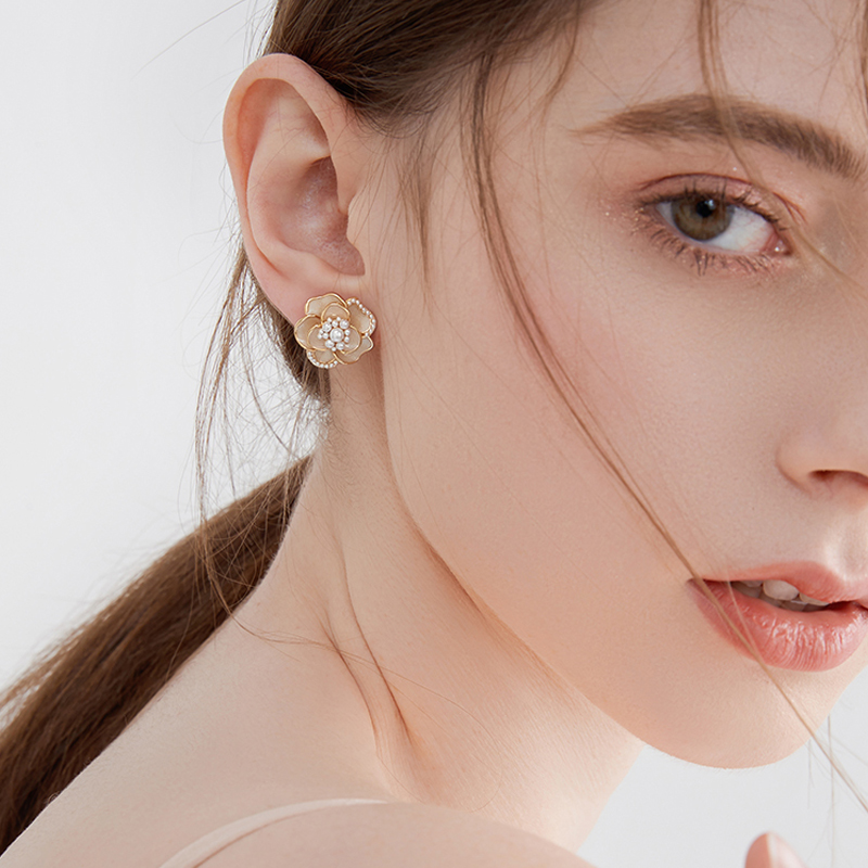 山茶花珍珠氣質耳環     