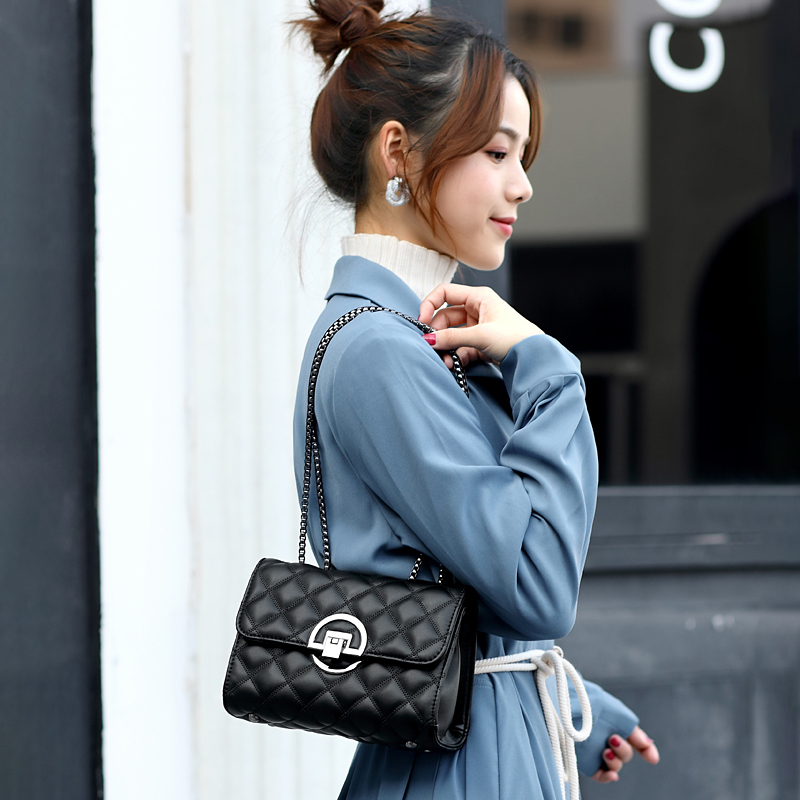 單件斜挎包菱格錬條包