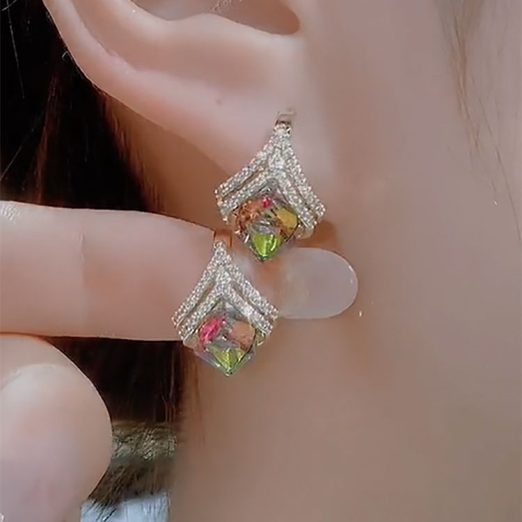 微鑲滿鑽一克拉炫彩水晶耳環