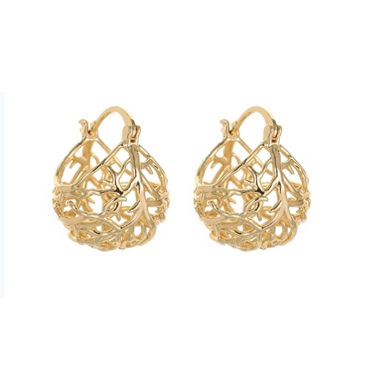 時尚鏤空圓球耳環