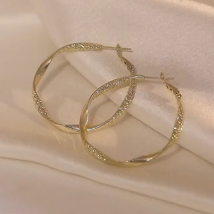 扭曲大耳圈耳環