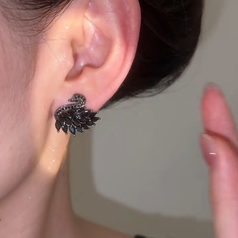 優雅貴氣黑天鵝耳環
