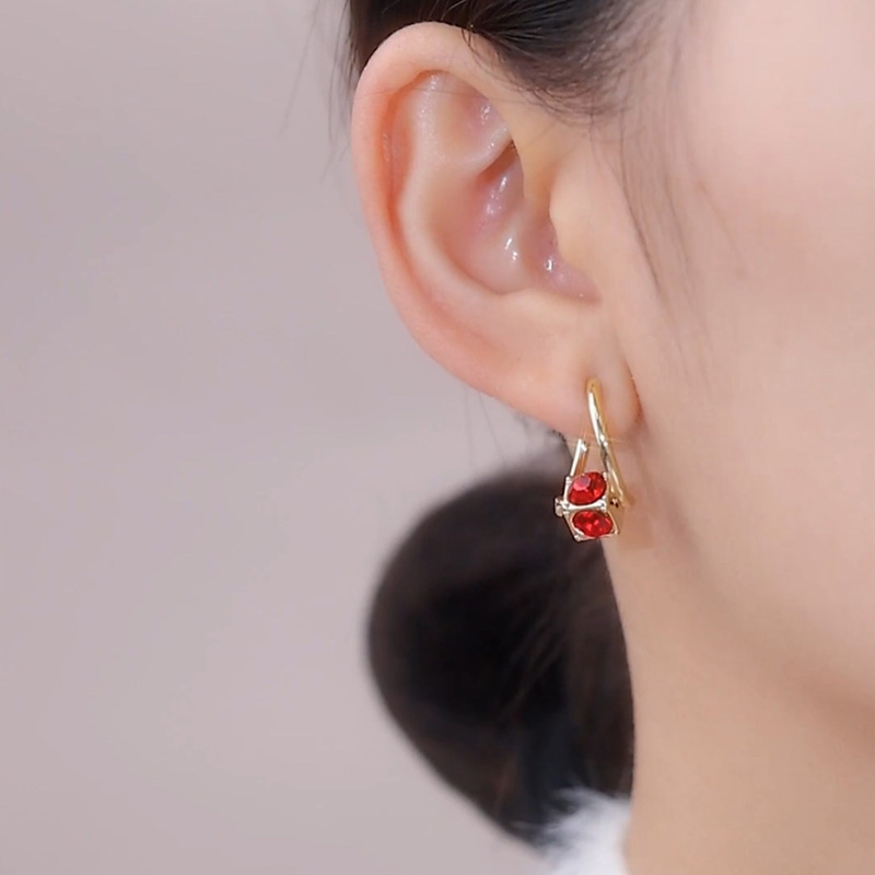 時來運轉紅色鑽石耳環