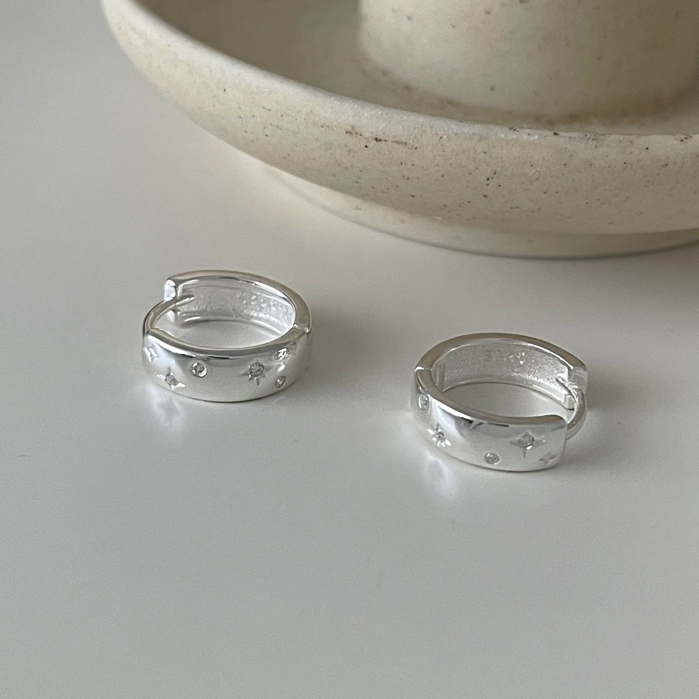 精緻微鑲小鑽簡約耳環