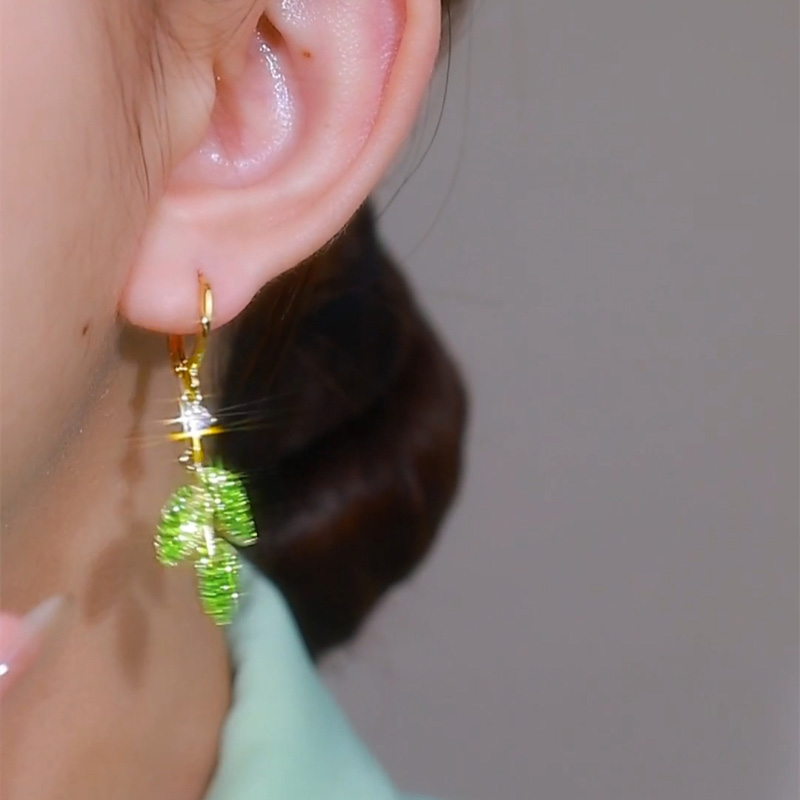 綠色滿鑽樹葉耳環