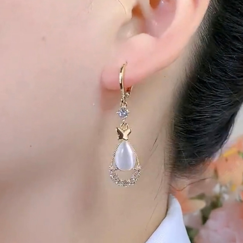 韓國氣質貓眼石蝴蝶耳環