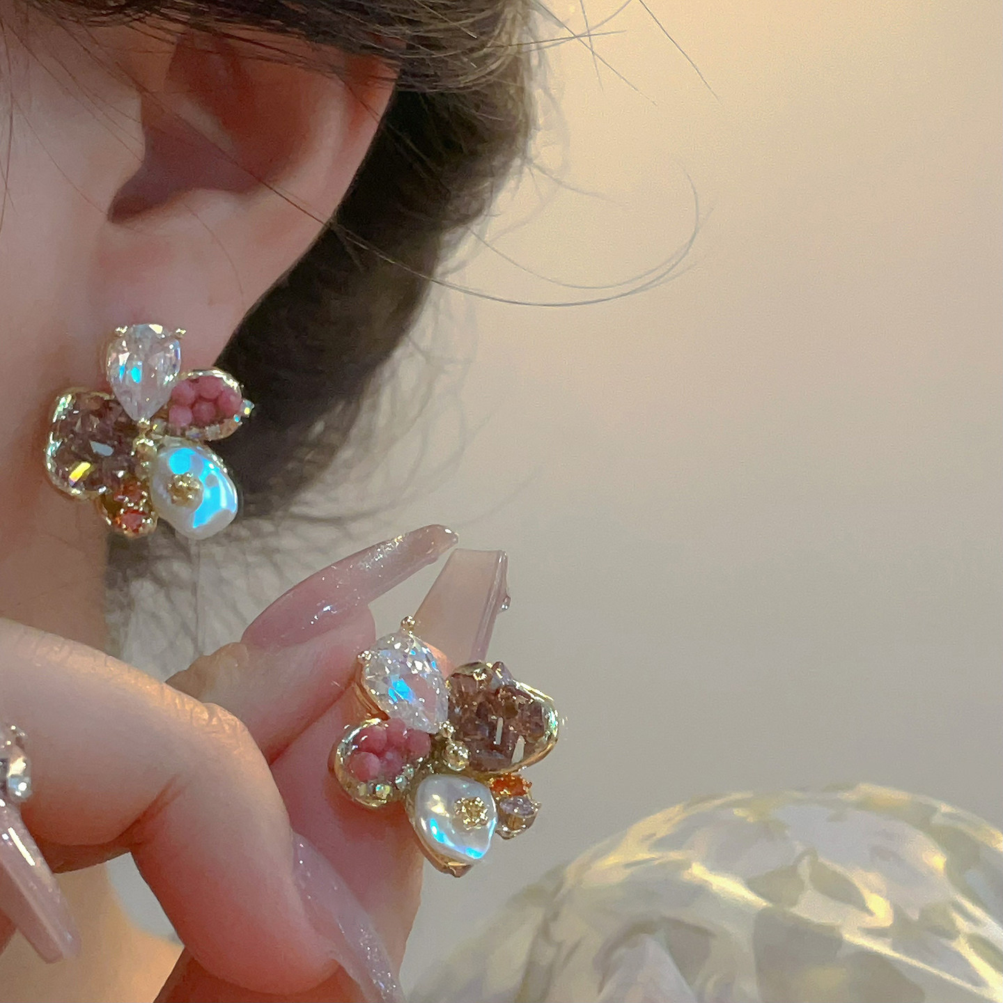 重工多彩水晶花朵耳環