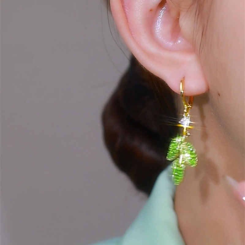 綠色滿鑽樹葉耳環