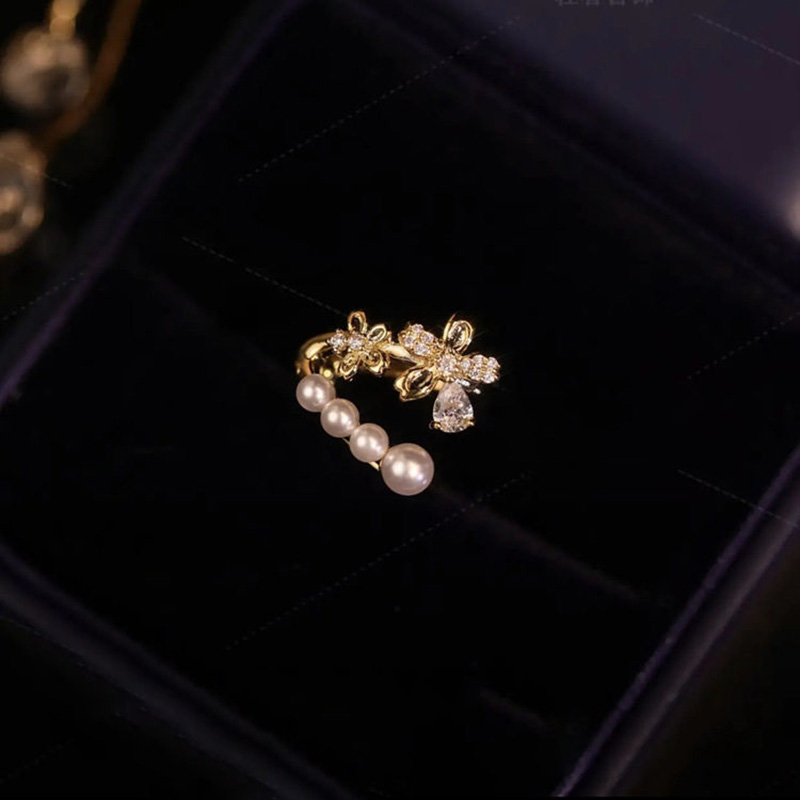 微鑲鋯石溫柔花朵珍珠耳骨夾【無耳洞】