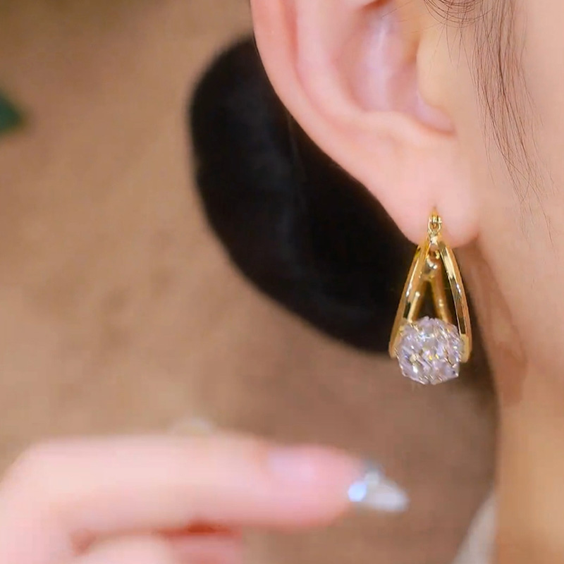 精緻鑽石圈圈耳環