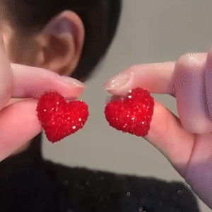安克拉紅鑽愛心耳環