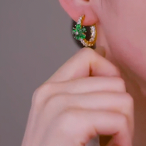高級感滿鑽綠花朵耳環