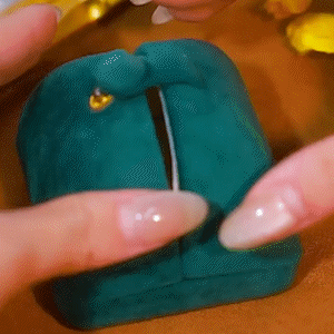 綠色滿鑽樹葉耳環