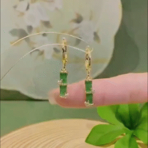 綠色竹節貓眼石耳環