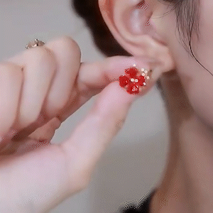 氣質紅色滿鑽旋轉四葉草