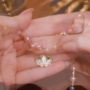 超閃銀杏葉珍珠項錬