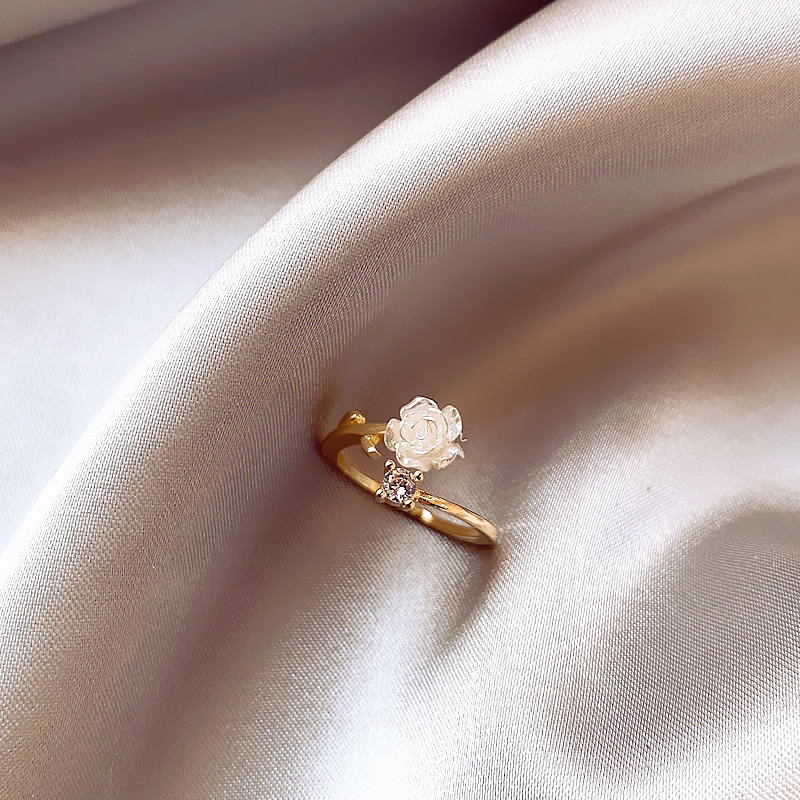 山茶花鋯石戒指 