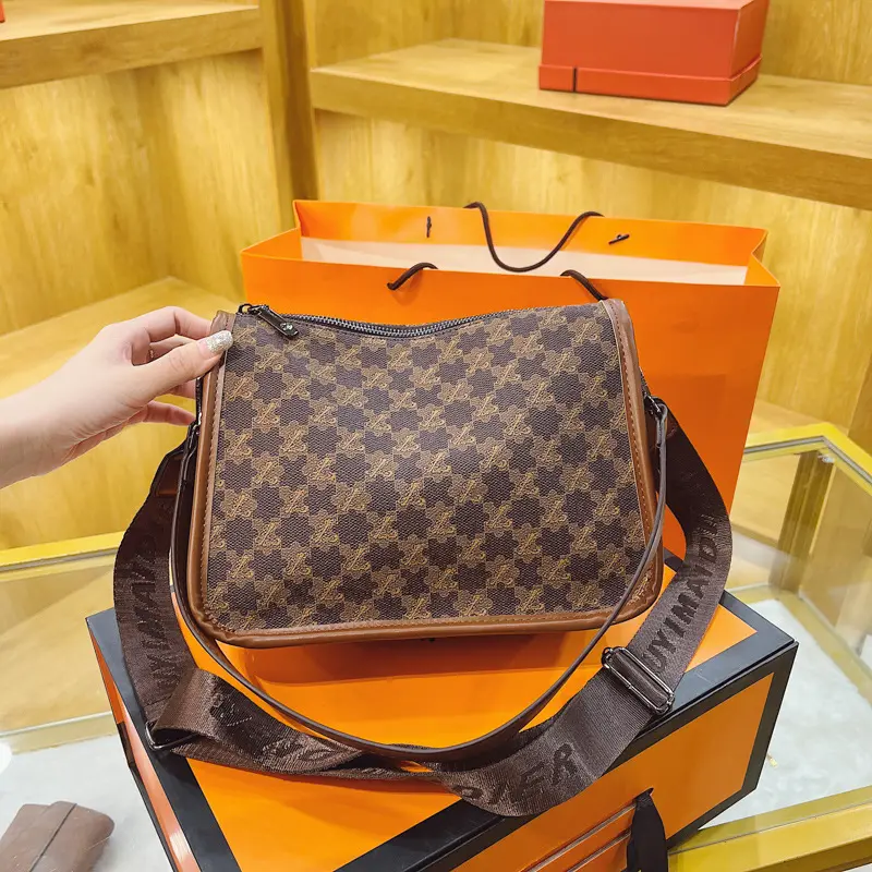 時尚印花紋路復古歐美大容量女式斜挎包