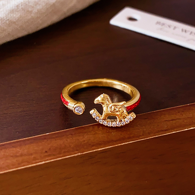 金色小馬紅繩戒指【可調節尺寸】