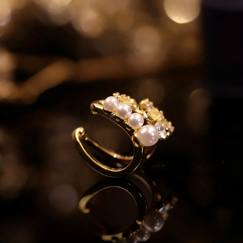 微鑲鋯石溫柔花朵珍珠耳骨夾【無耳洞】