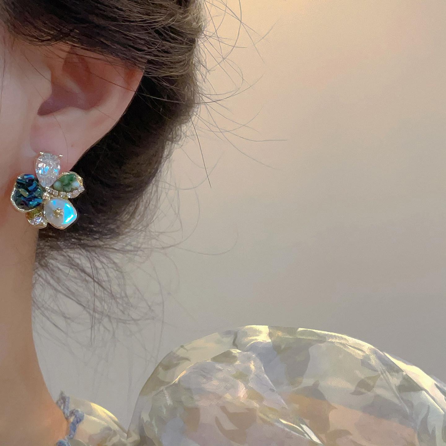 重工多彩水晶花朵耳環