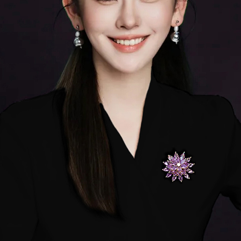 高端精緻雪蓮花胸針