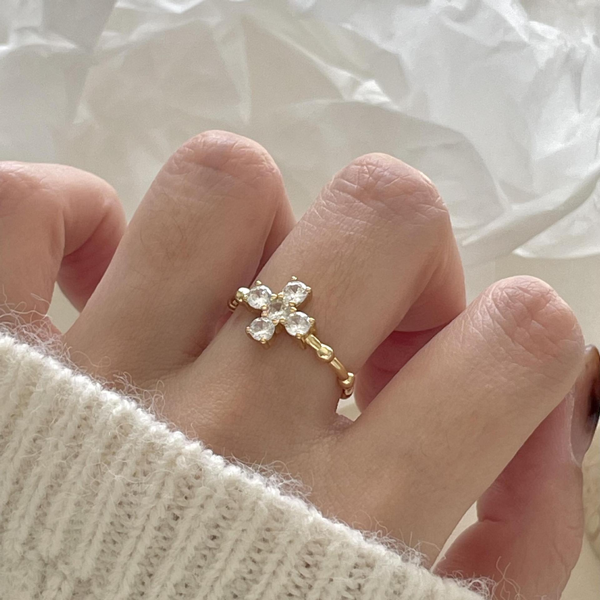 時尚精緻十字架開口戒指