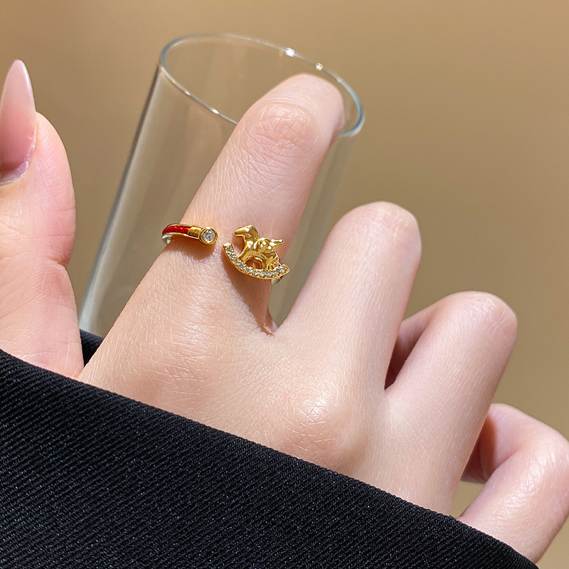 金色小馬紅繩戒指【可調節尺寸】