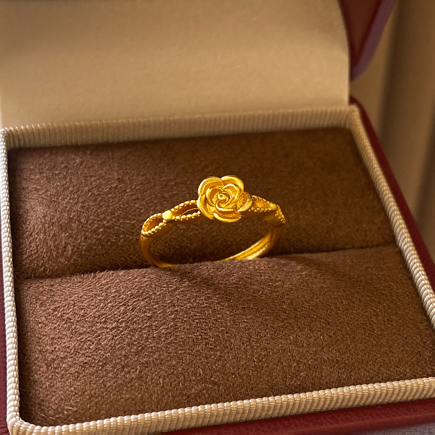 沙金山花朵設計感戒指