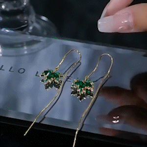 绿色枫叶银针耳环