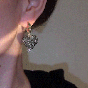 輕奢灰滿鑽愛心s925銀耳環   