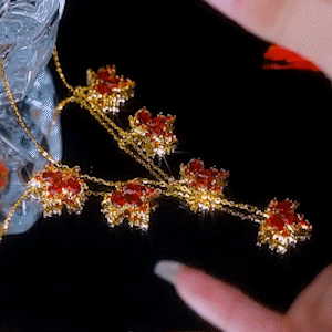 紅色楓葉輕奢氣質項錬