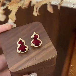 復古風紅絲絨葫蘆耳釘