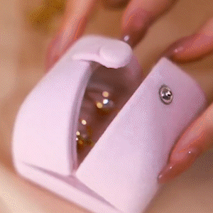 時尚花朵鏤空鋯石耳環