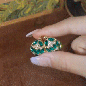 藍色滿鑽提籃耳環