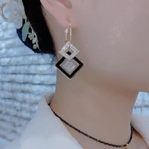 黑色方形幾何氣質耳環