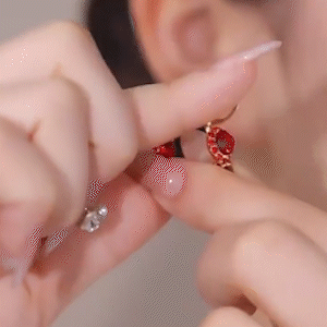 微鑲紅玫瑰花鋯石耳環