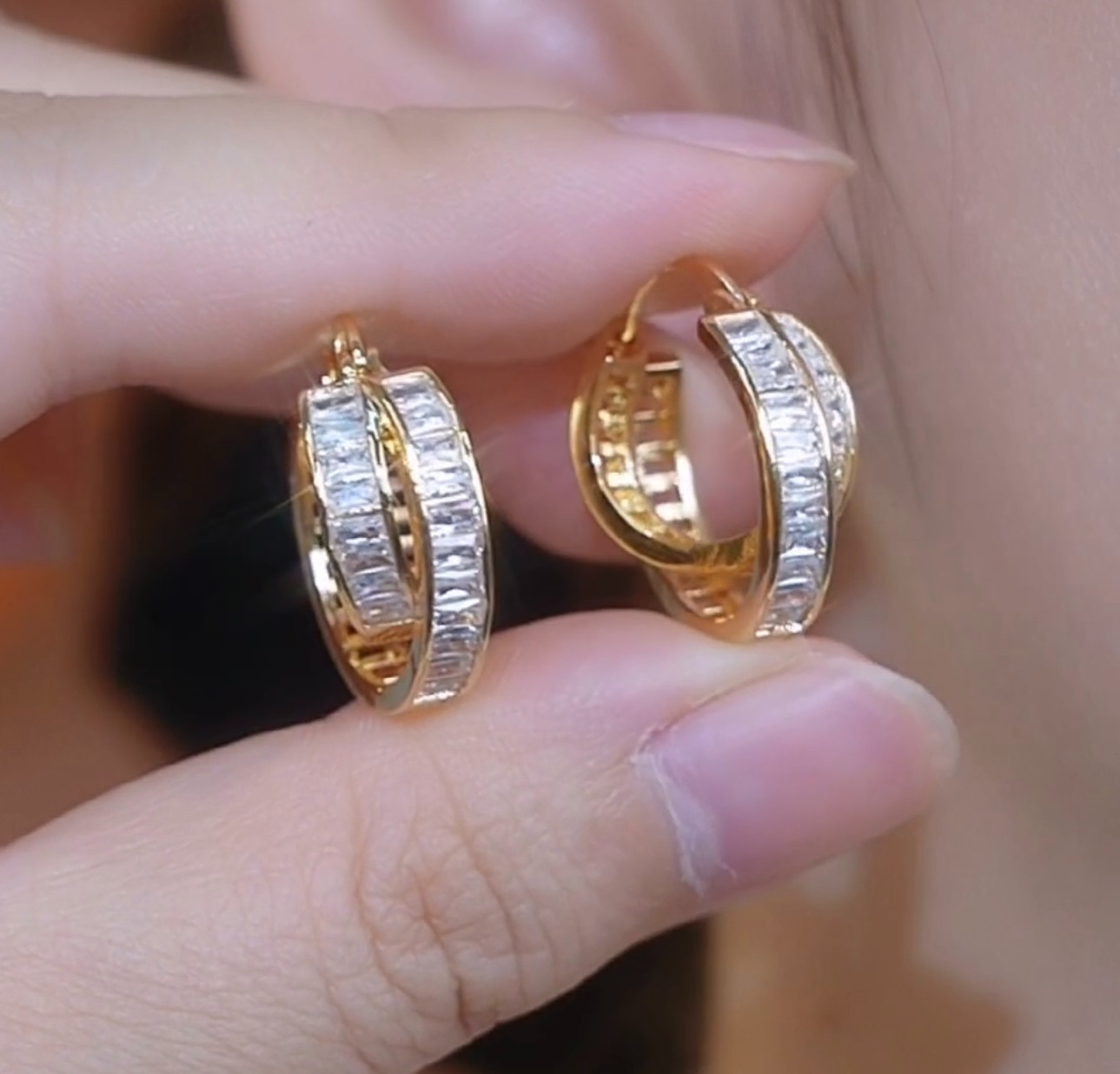 銀色交叉鋯石耳圈耳環