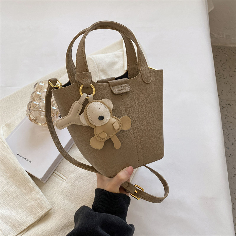 春夏百搭皮革單肩斜包包