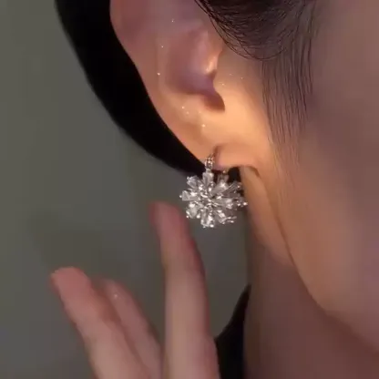 冰雪女王雪花鋯石耳環   